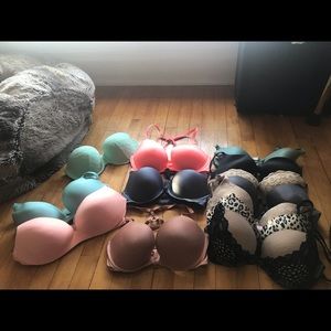13 Victoria’s Secret bras